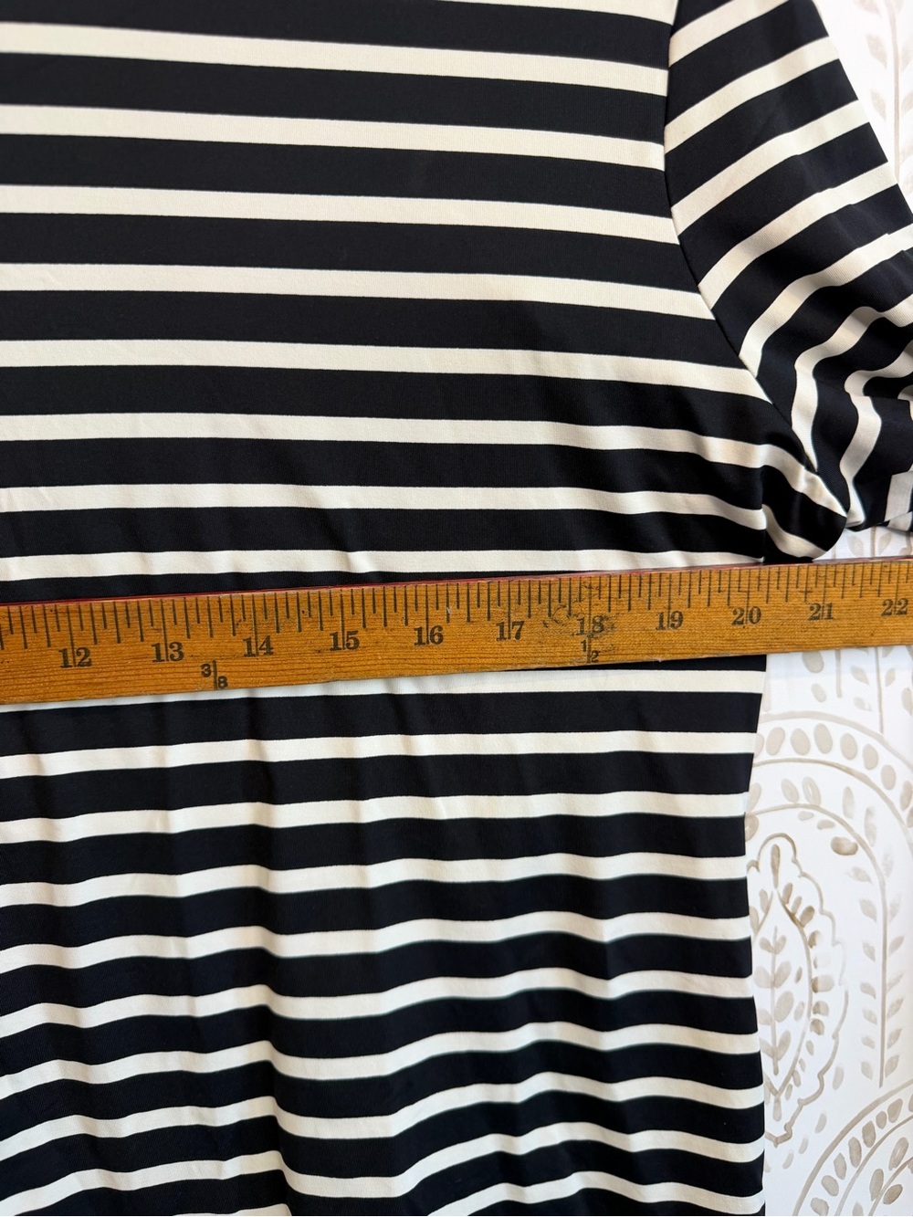 Lands’ End XL Black White Stripe Swim Top Rash Guard Long Sleeve Nylon Shirt - Picture 7 of 7
